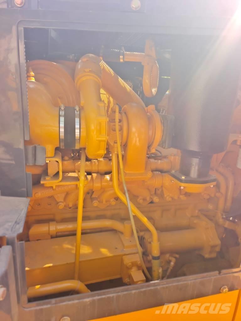 Shantui SD 22 Dozers - Tratores rastos