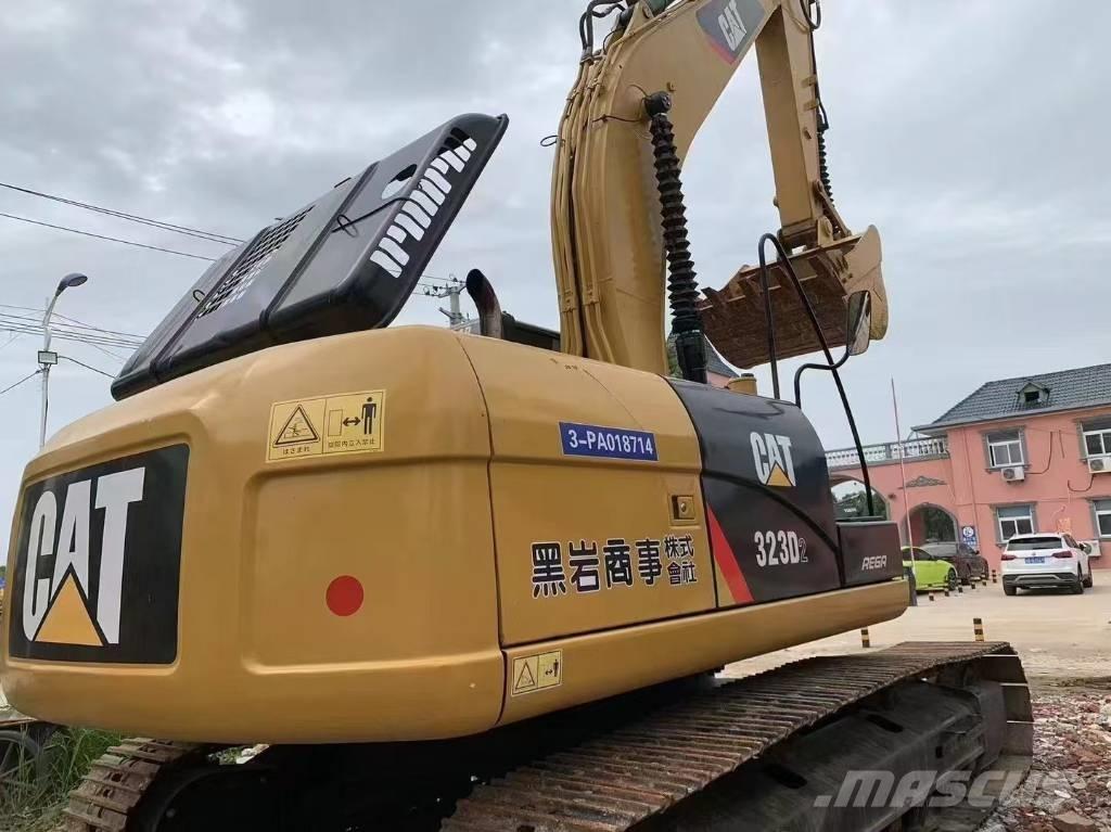 CAT 323 D L Escavadeiras de esteiras