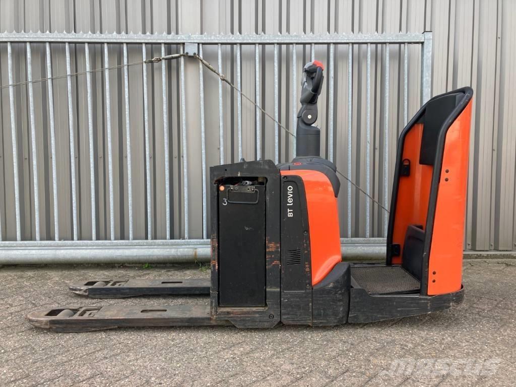 Toyota LPE200 Porta-paletes com plataforma