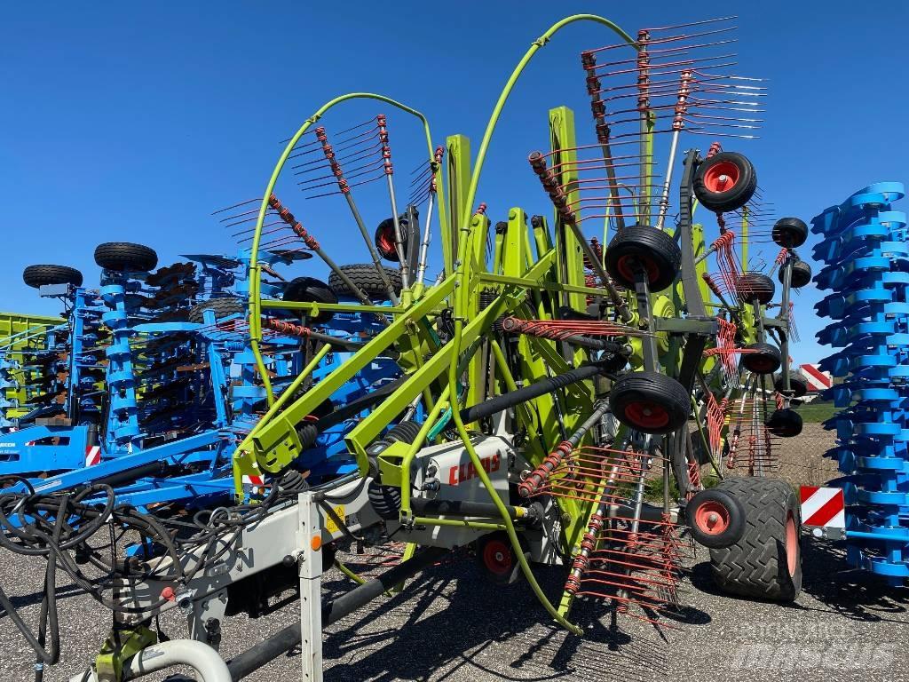 CLAAS Liner 4000 Ancinho virador
