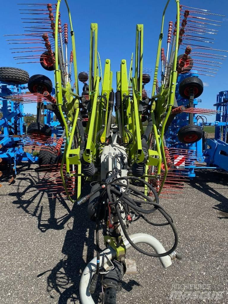 CLAAS Liner 4000 Ancinho virador