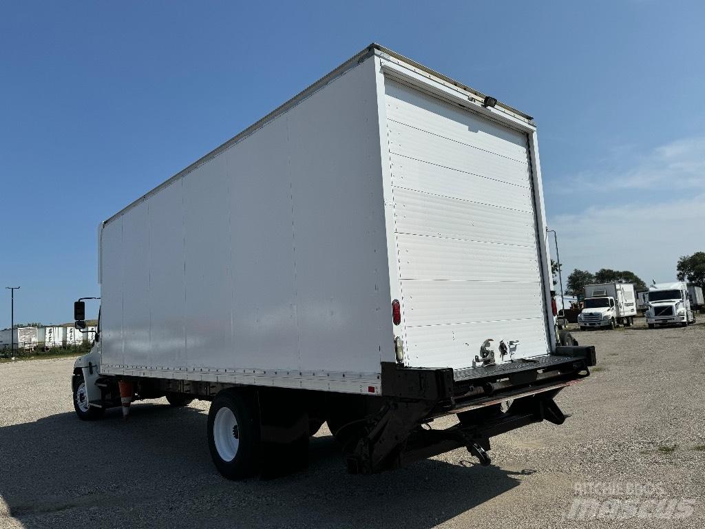 Hino 238 Caminhões de caixa fechada