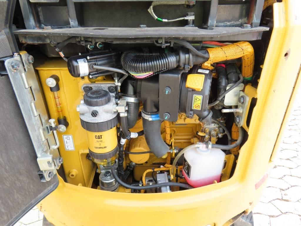 CAT 301.8 Miniescavadeiras