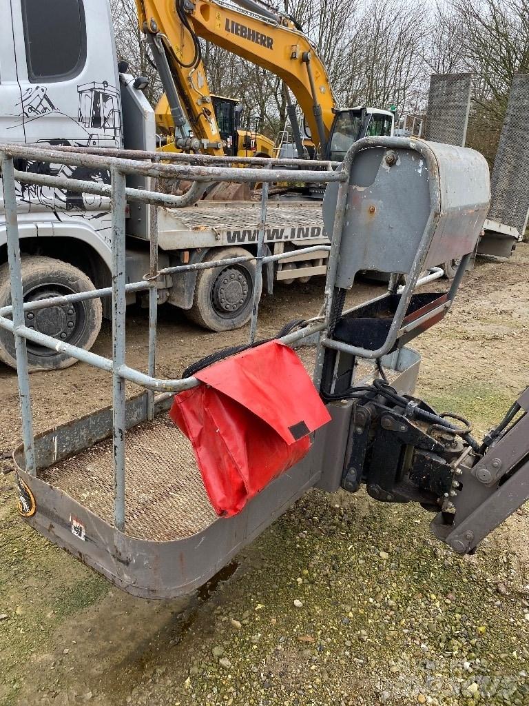 Manitou 180 ATJ Elevadores braços articulados
