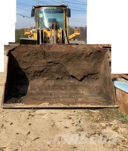 Volvo L 120 E Carregadeiras de rodas