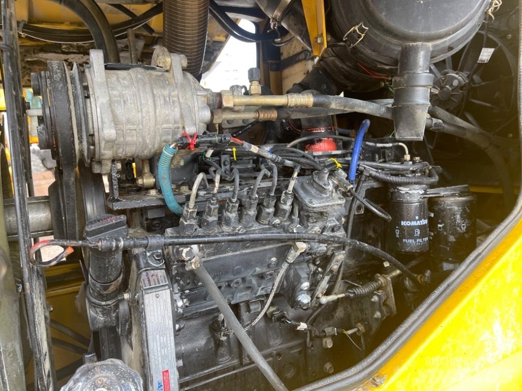 Komatsu WA 270-3 Carregadeiras de rodas