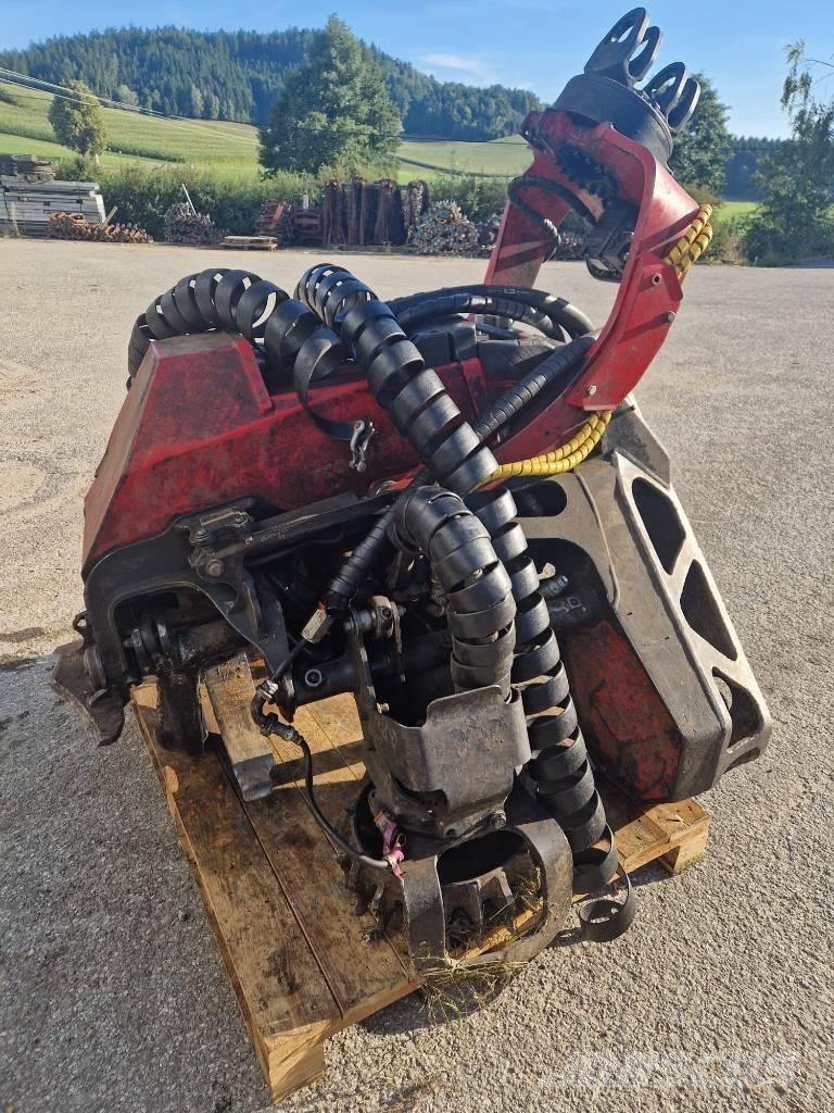 Komatsu 124 Desgalhadores