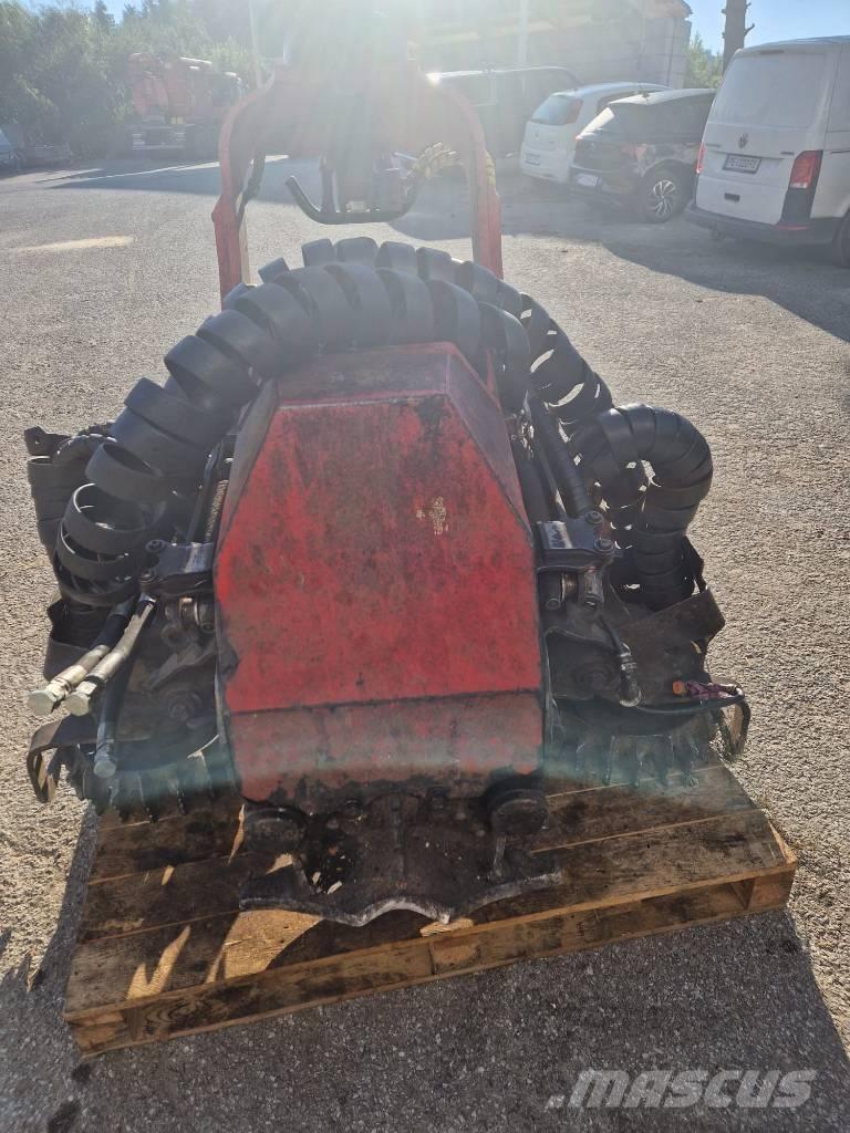 Komatsu 124 Desgalhadores