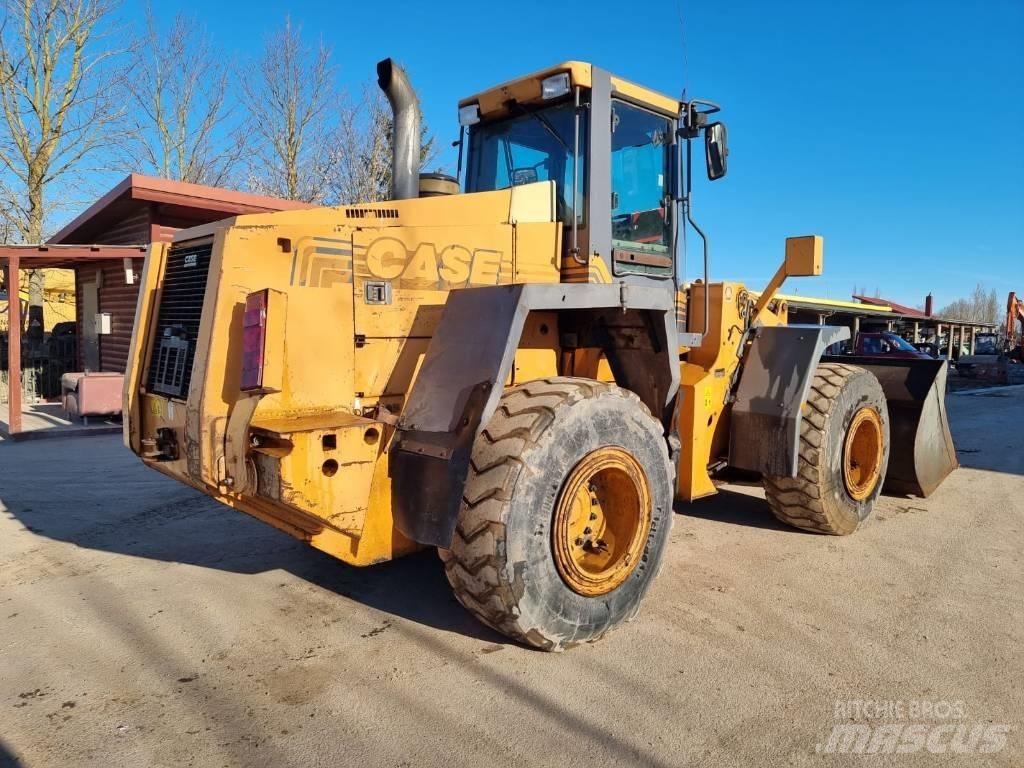 CASE 821 C Carregadeiras de rodas
