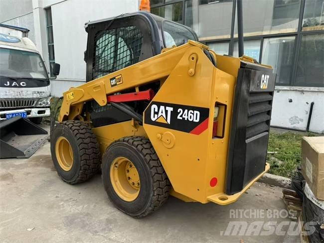 CAT 246 D Minicarregadeiras