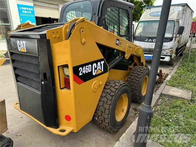 CAT 246 D Minicarregadeiras