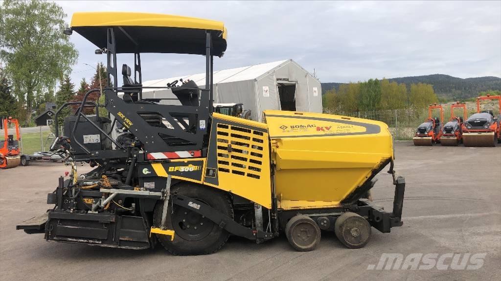 Bomag BF 300 P-2 Espalhadoras de asfalto