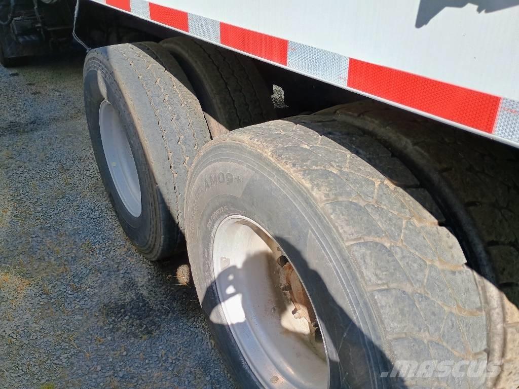Mack MRU 613 Camiões de lixo