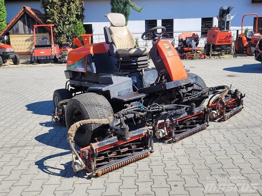Jacobsen 305 Corta-Relvas montadas e arrastadas