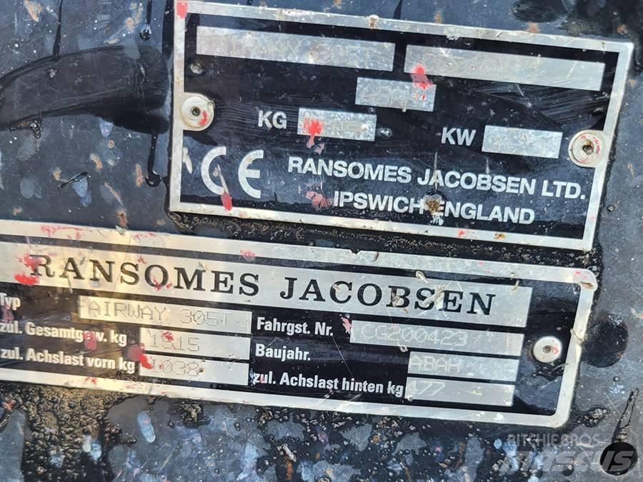 Jacobsen 305 Corta-Relvas montadas e arrastadas
