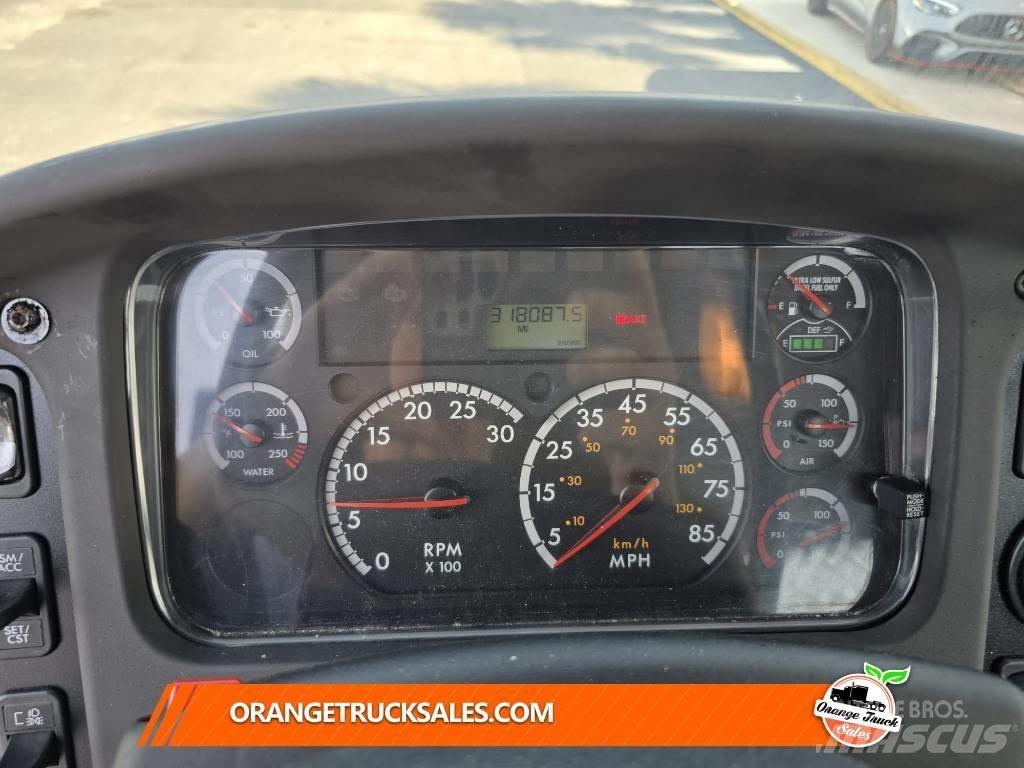 Freightliner M2 106 Camiões de chassis e cabine