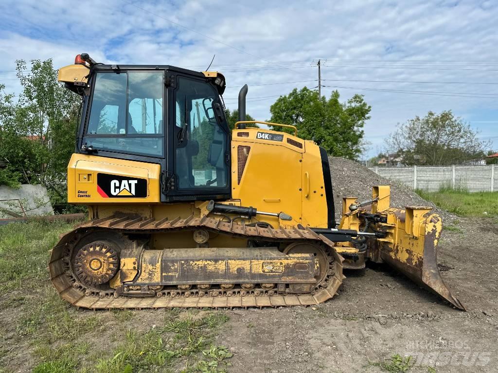CAT D 4 K 2 LGP Dozers - Tratores rastos
