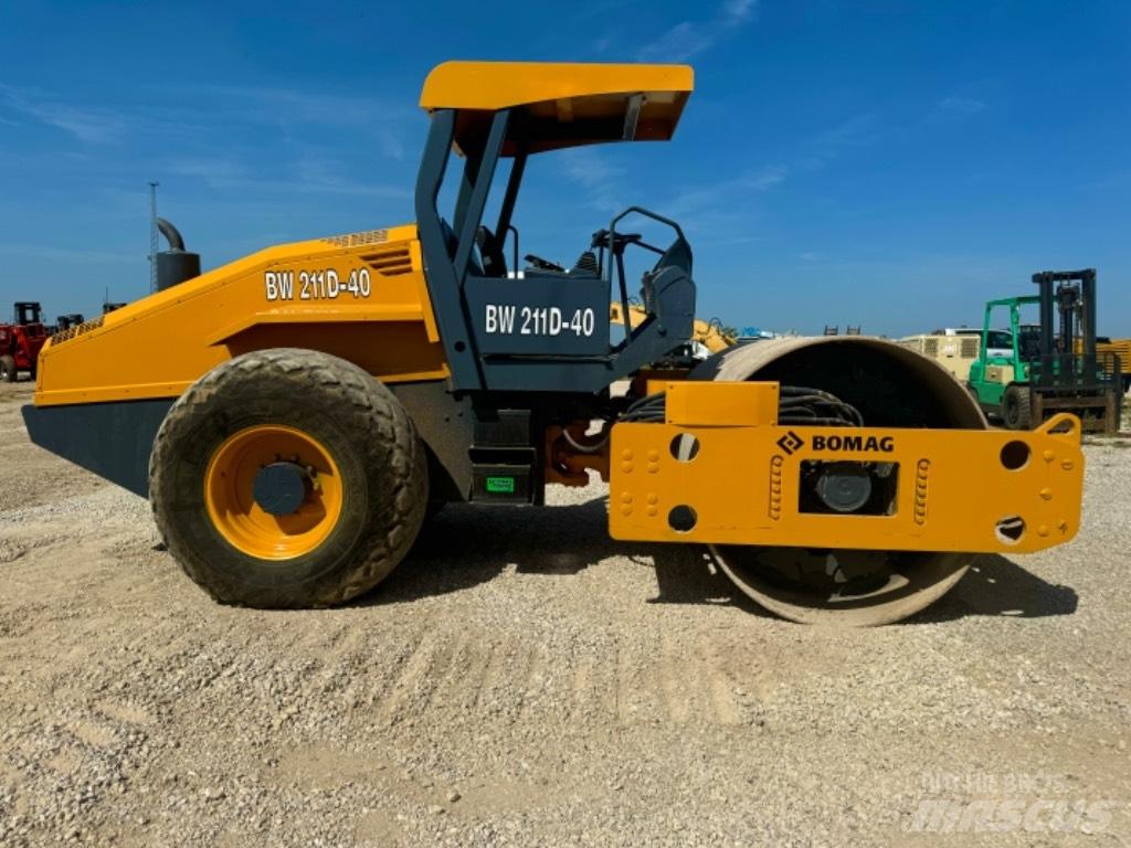 Bomag BW 211 D-40 Cilindros Compactadores mistos