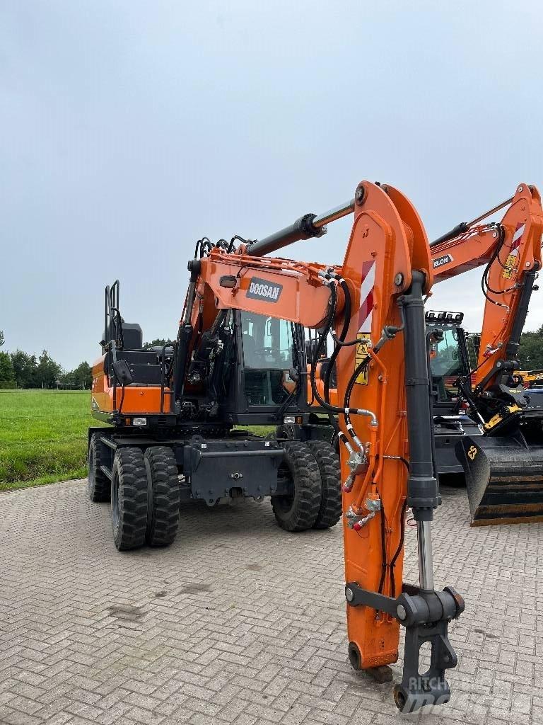 Develon DX140W-7 Escavadoras de rodas