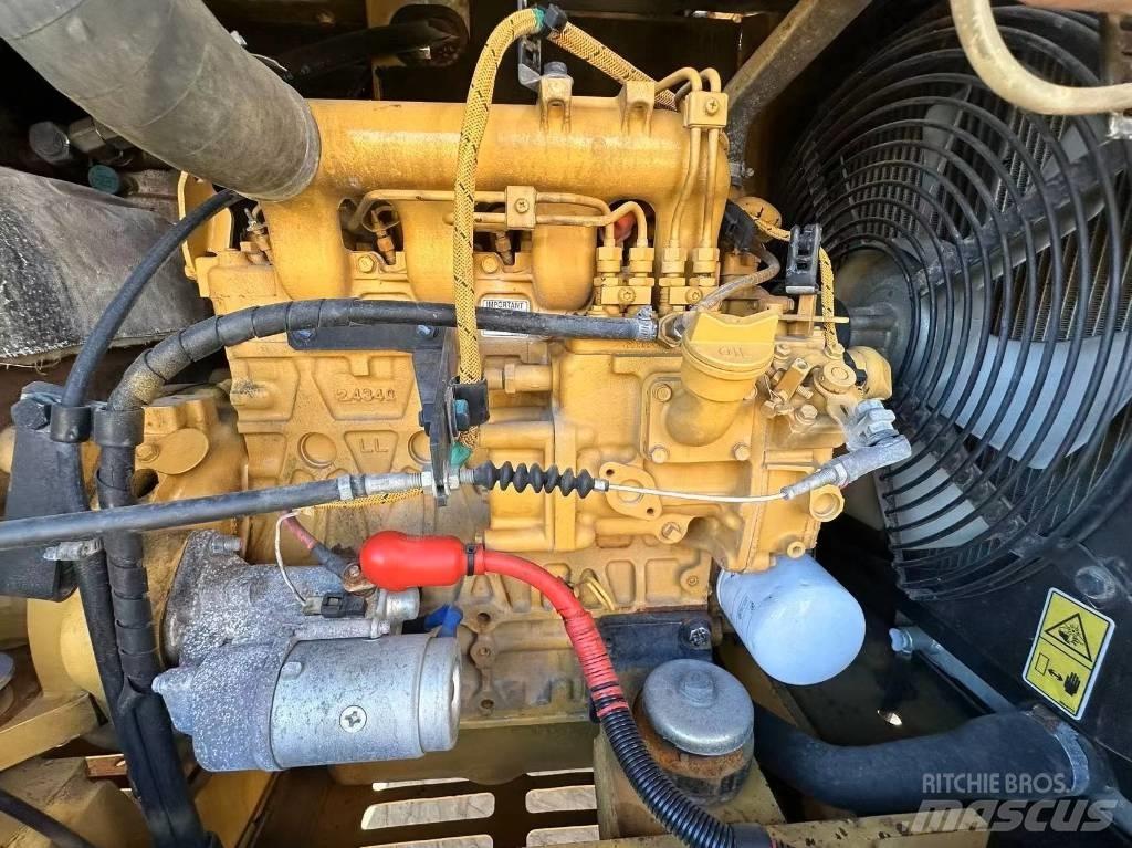 CAT 305.5 Miniescavadeiras