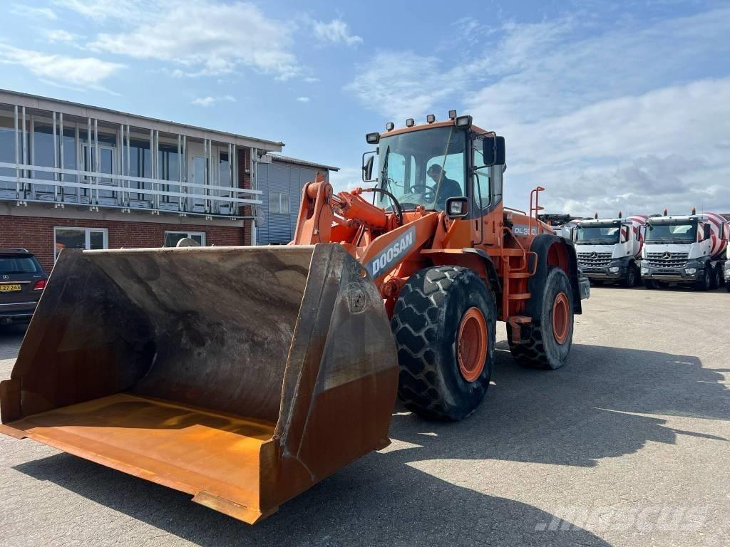 Doosan dl 300 Carregadeiras de rodas