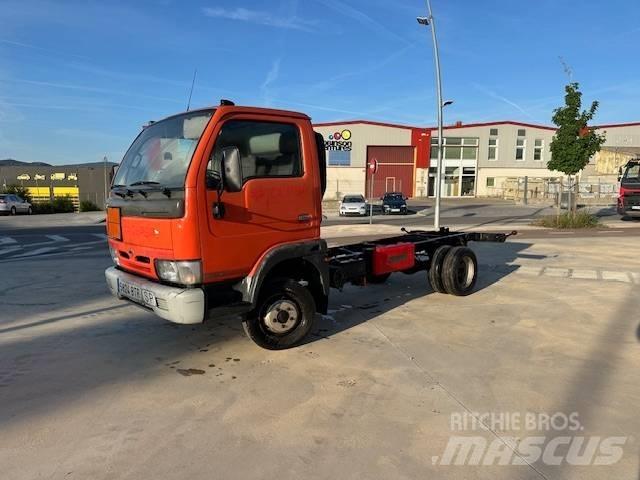 Nissan Cabstar E Carrinhas de caixa fechada