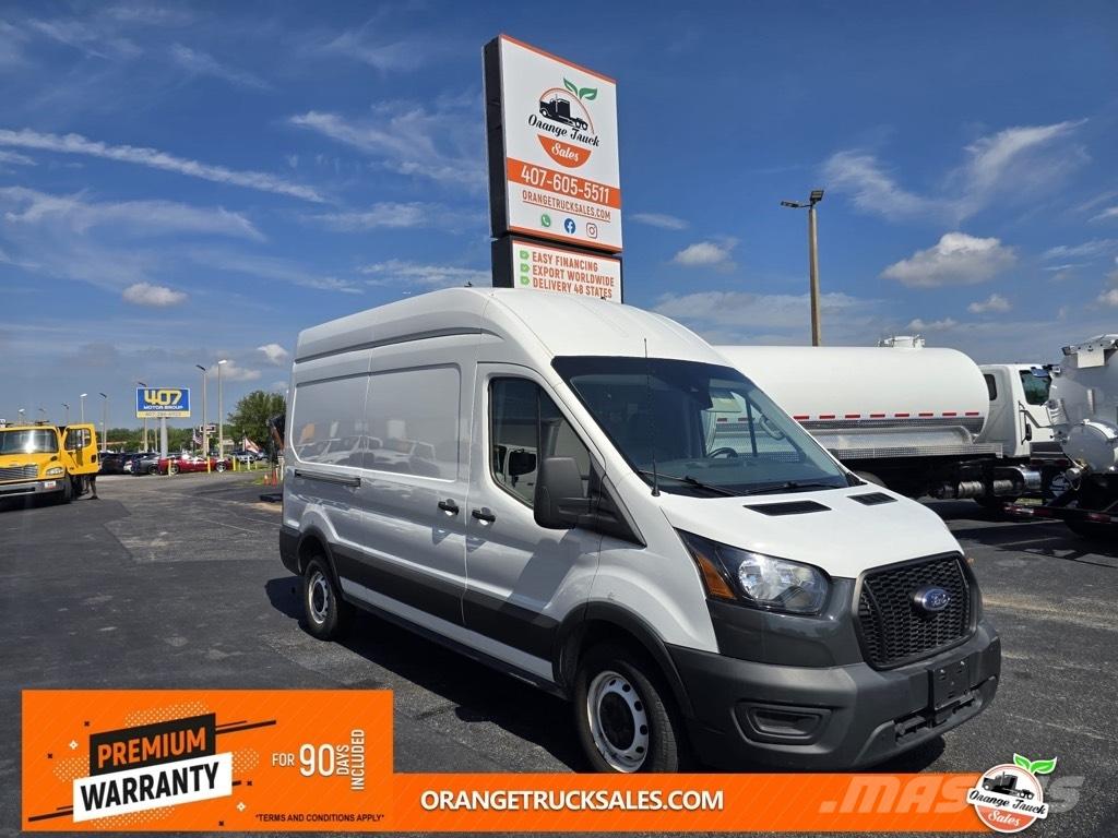 Ford Transit 260 Caminhões de caixa fechada