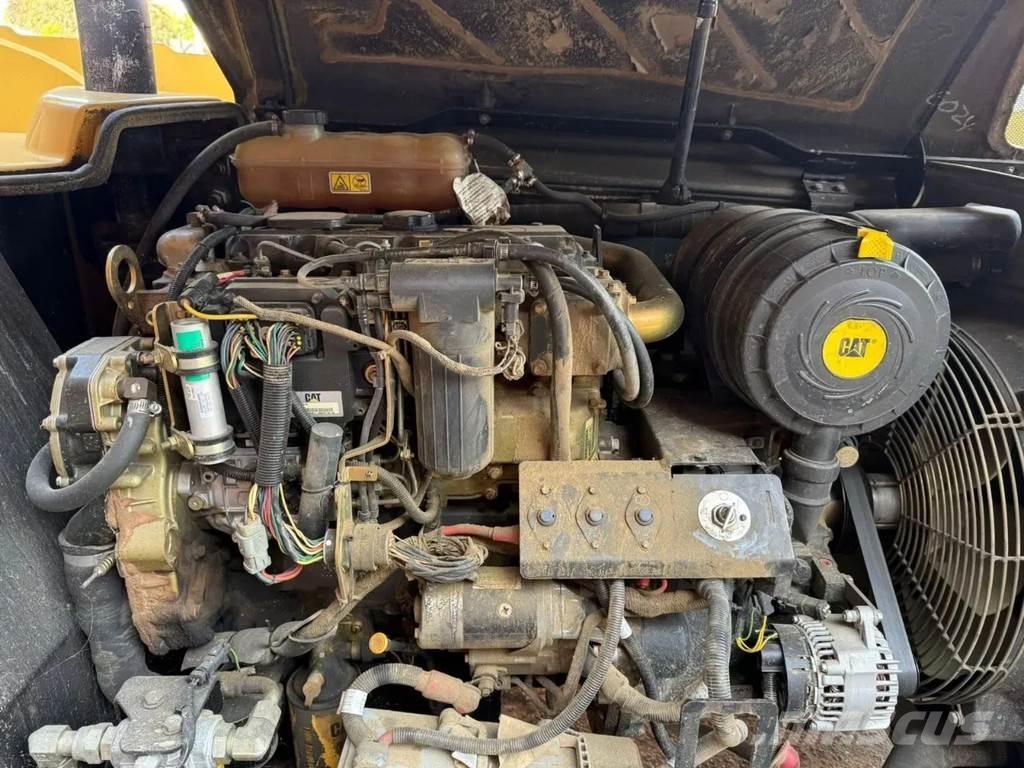 CAT TH 330 B Manipulador telescópico