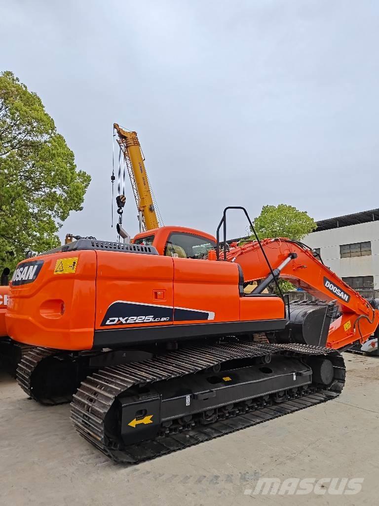 Doosan DX 225 LC Escavadeiras de esteiras