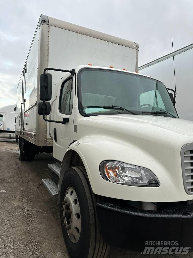 Freightliner M2 106 Caminhões de caixa fechada