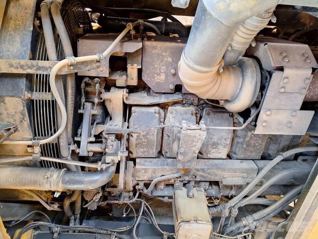 Komatsu HD605-7EO Camiőes basculantes rígidos