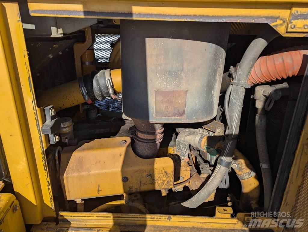 CAT D 6 T LGP Dozers - Tratores rastos