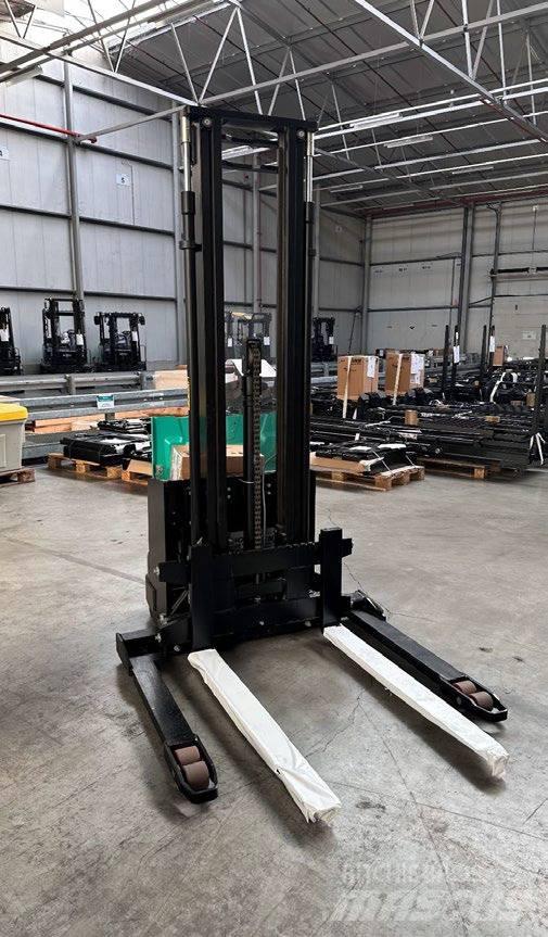 Mitsubishi SBP16N3S Empilhador para operador externo
