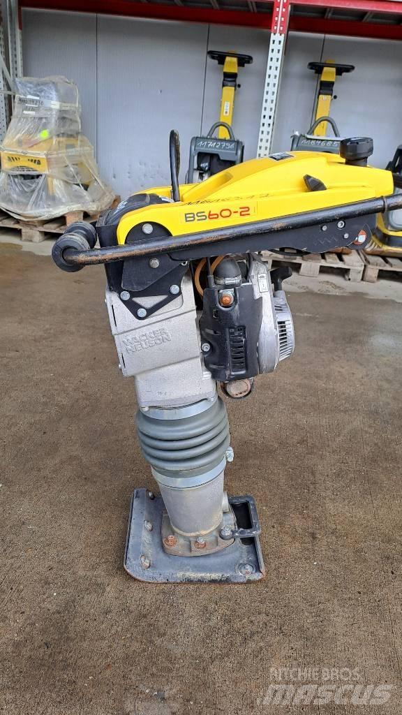 Wacker Neuson BS60-2 Saltitões