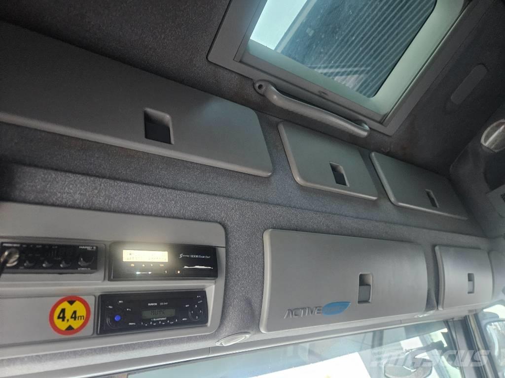 Iveco Stralis 6x2 Caminhões de caixa fechada