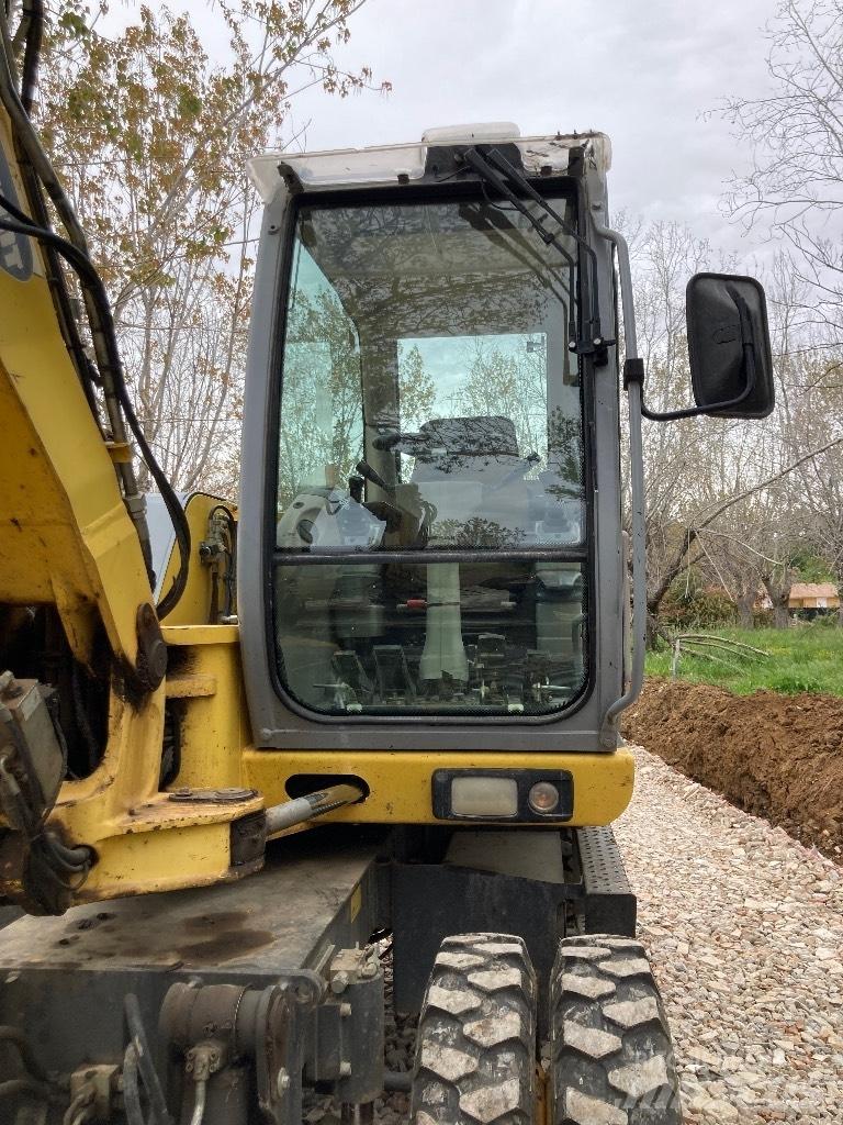 New Holland MH 2.6 Escavadoras de rodas
