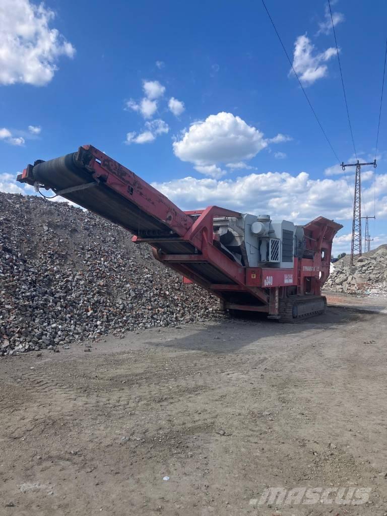 Sandvik QJ 340 Britadores móveis