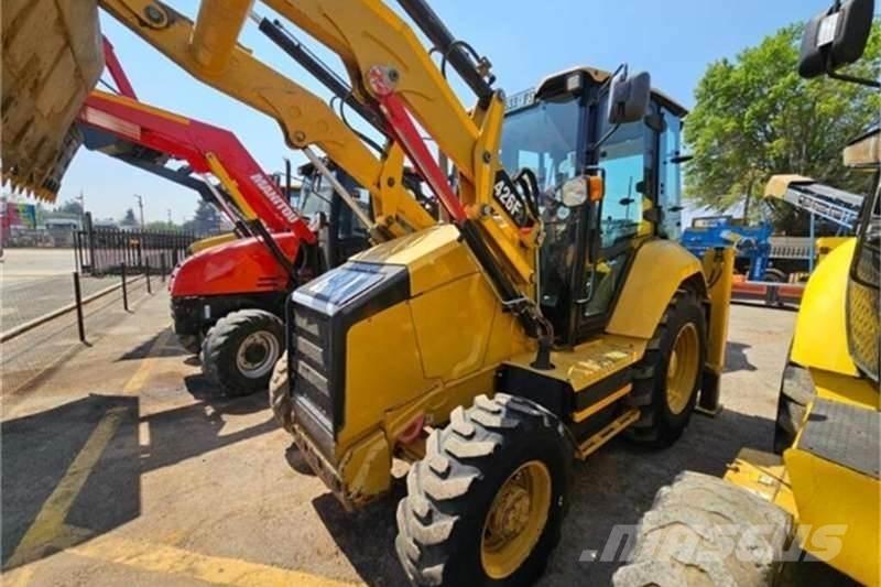 CAT 426F2 TLB Retroescavadeiras