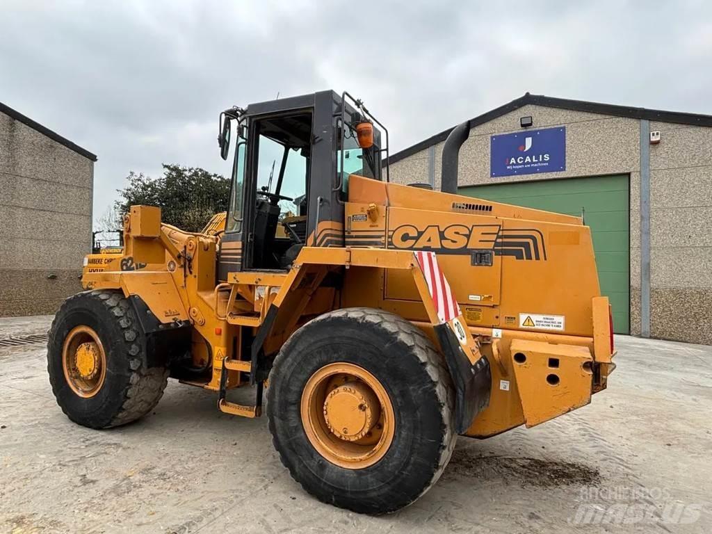 CASE 621B Carregadeiras de rodas