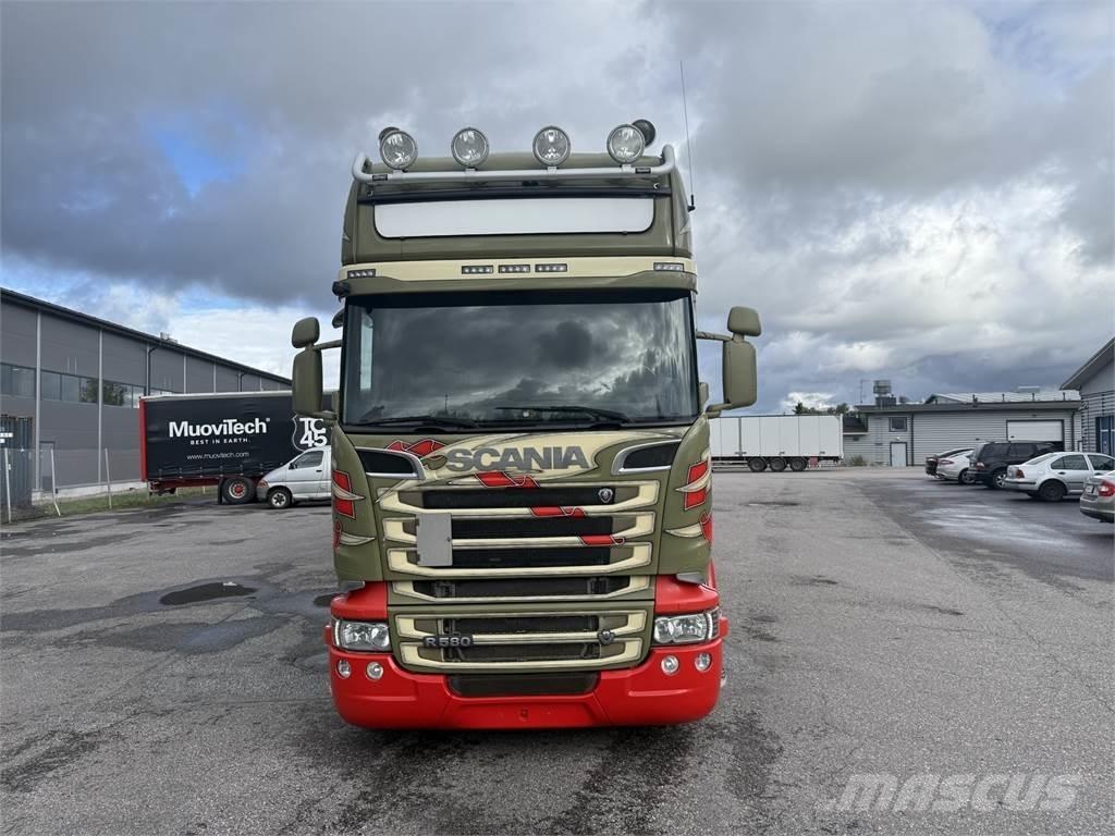 Scania R580 8X2 Caminhões de caixa fechada