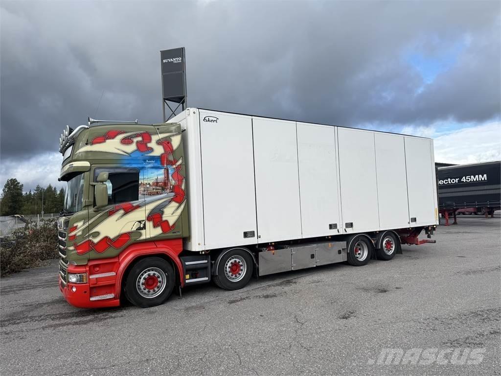 Scania R580 8X2 Caminhões de caixa fechada