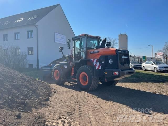 Doosan DL 200 Carregadeiras de rodas