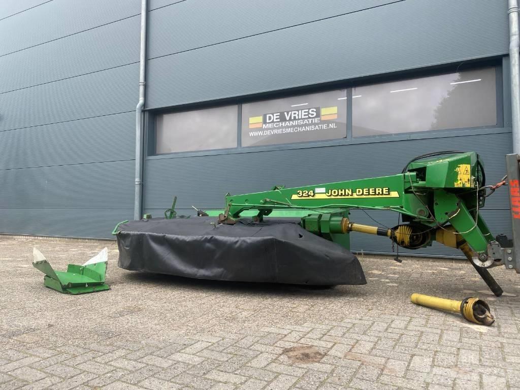 John Deere 324 Gadanheiras
