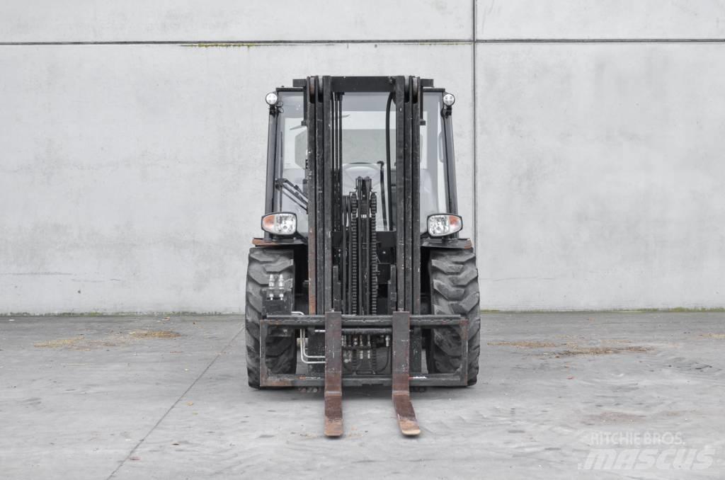Manitou MC 25-4 D Empilhadores Diesel