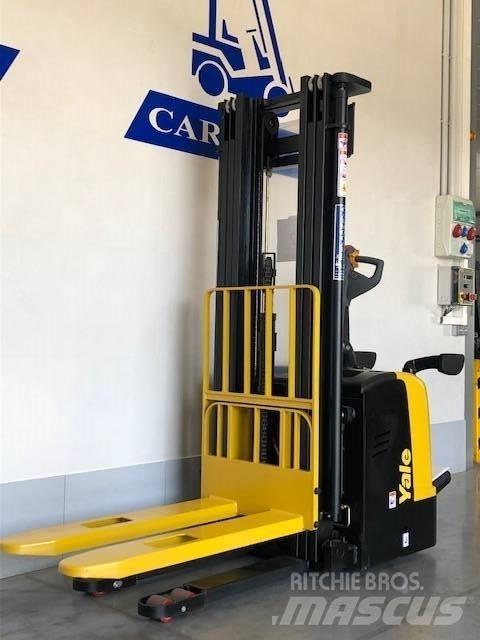 Yale MS15XUX Empilhador para operador externo