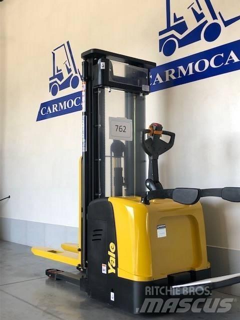 Yale MS15XUX Empilhador para operador externo