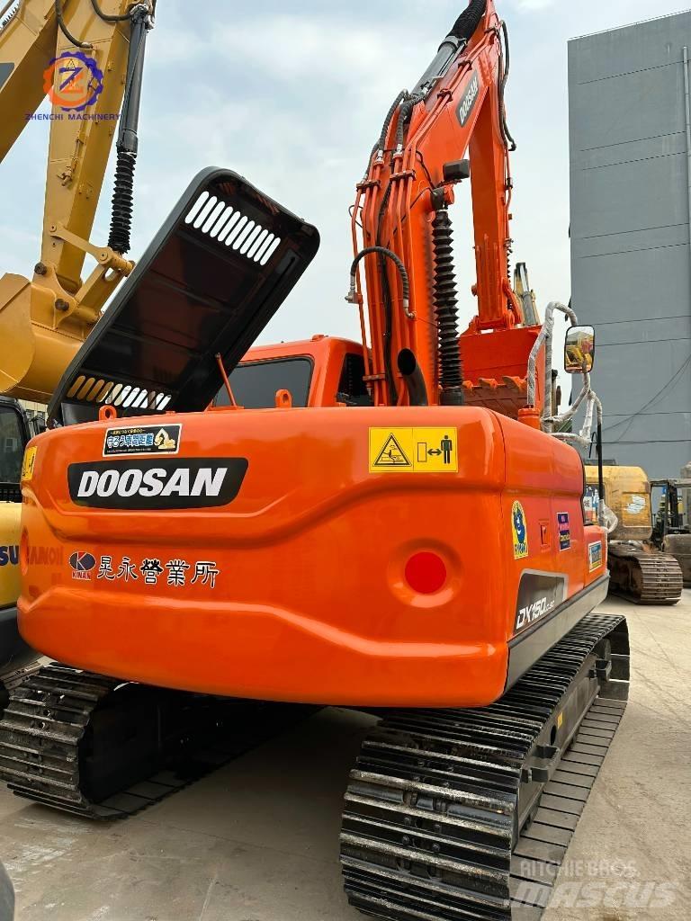 Doosan DX 150 Escavadoras Midi 7t - 12t
