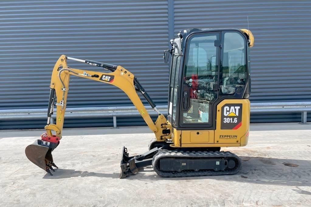 CAT 301.6-05 A Miniescavadeiras