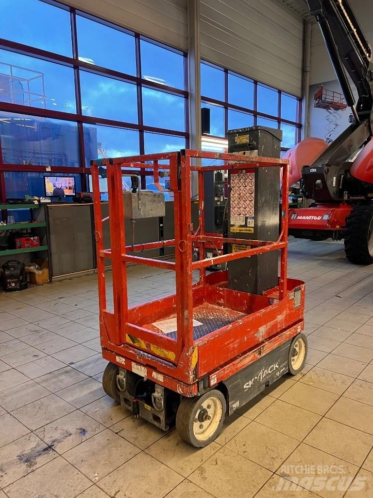 SkyJack SJ 16 Plataformas de Mastro Vertical