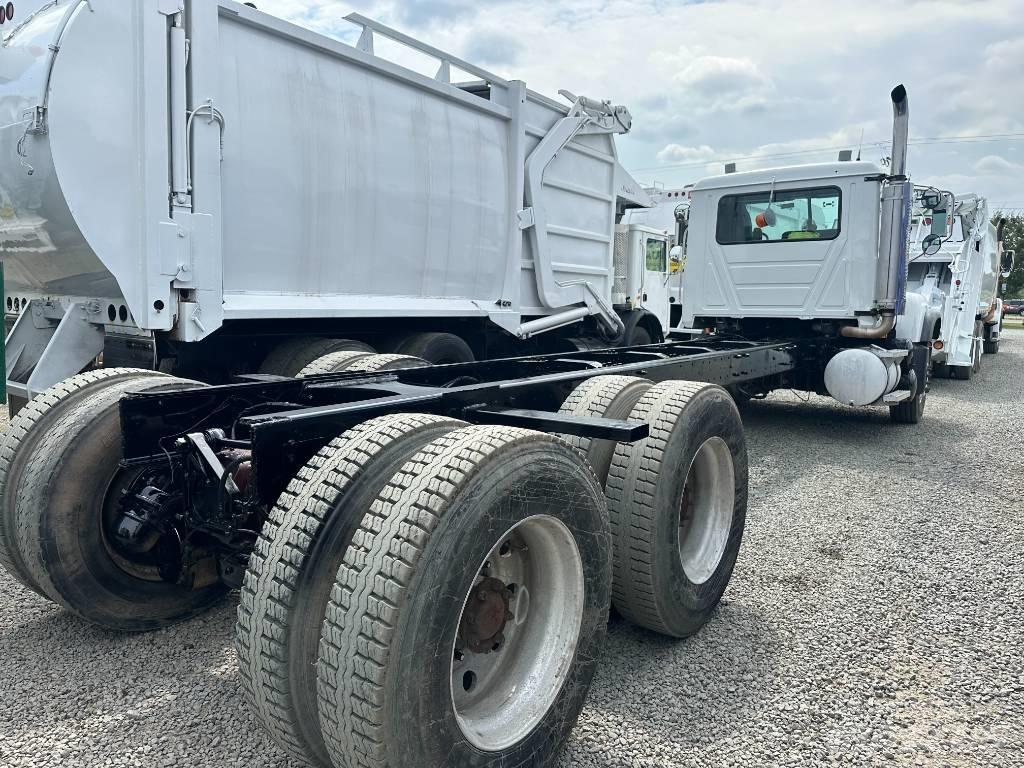 Mack CV 713 Camiões de chassis e cabine